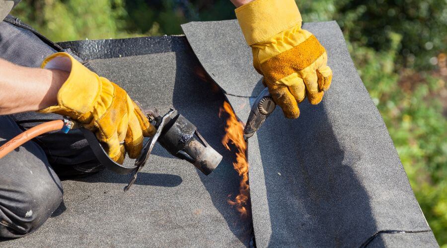 Professional gutter cleaning in Mary Alice, KY